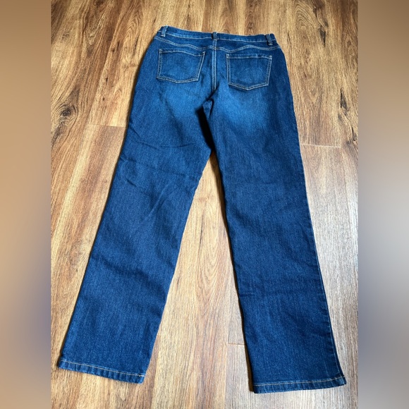 Gloria Vanderbilt Amanda Blue Straight Leg Jeans with Classic Denim Texture - Picture 5 of 6